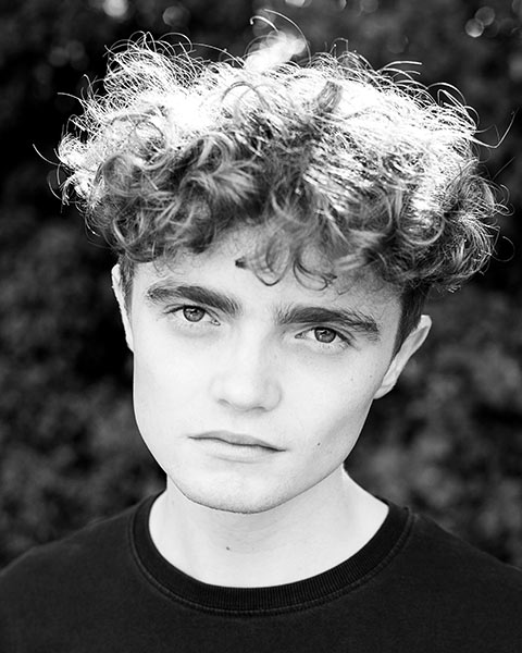 Black & white portrait gallery image 5b